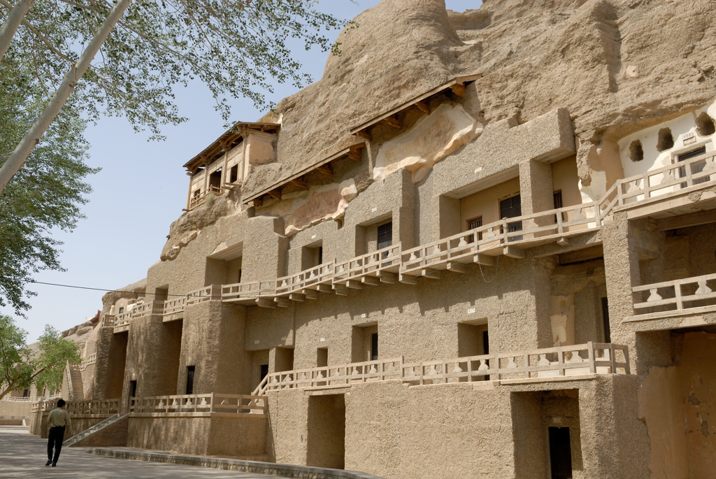 CN071362_-_Dunhuang-Mogao_Caves_.jpg