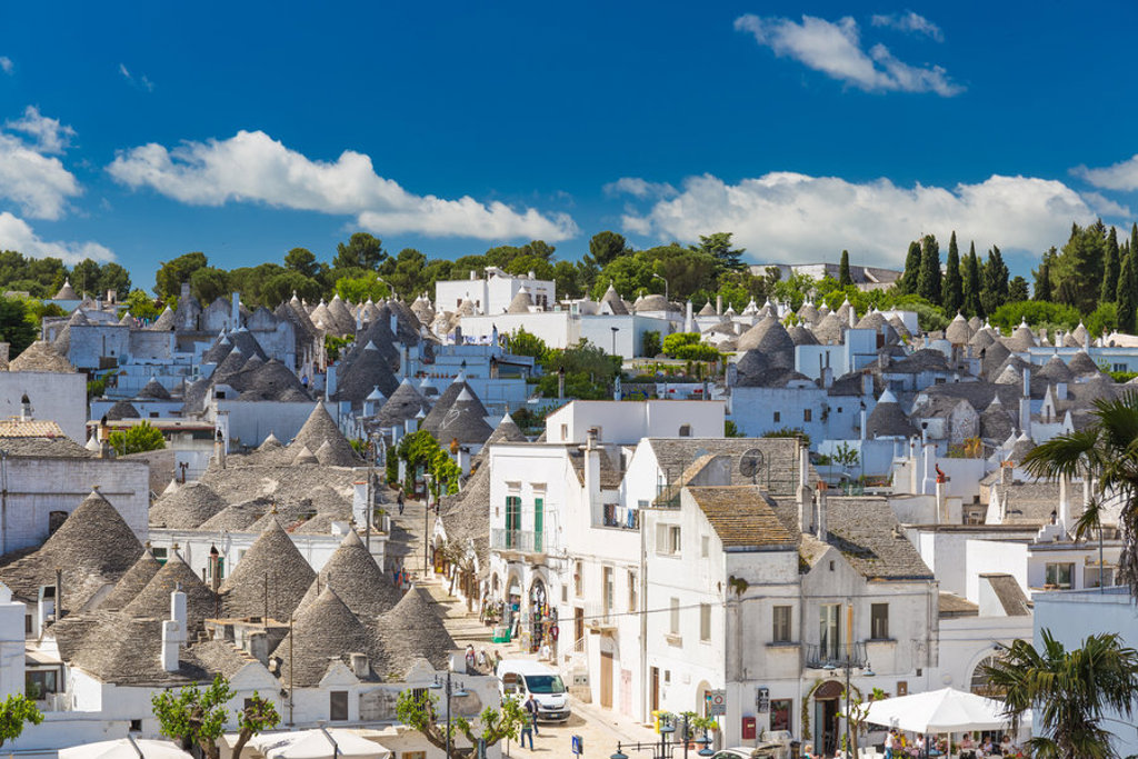 main_TEV_Alberobello_shutterstock_431566345.jpg