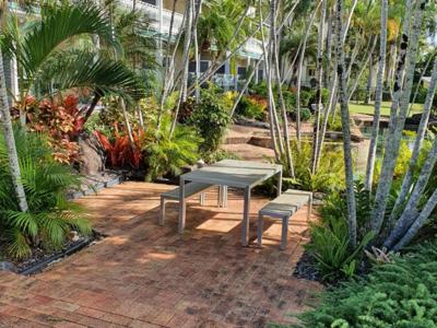 Colonial Palms Motor Inn