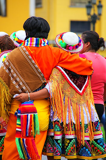 traditionele kleding in peru