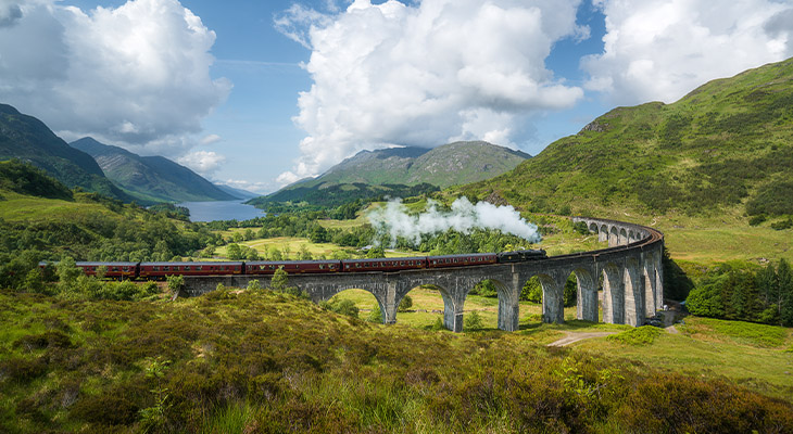 Jacobite stoomtrein op Glenfinnan viaduct Jacobite stoomtrein op Glenfinnan viaduct