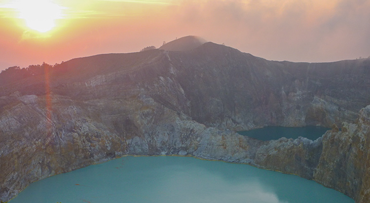 Kelimutu vulkaan, Flores, Indonesië Kelimutu vulkaan, Flores, Indonesië