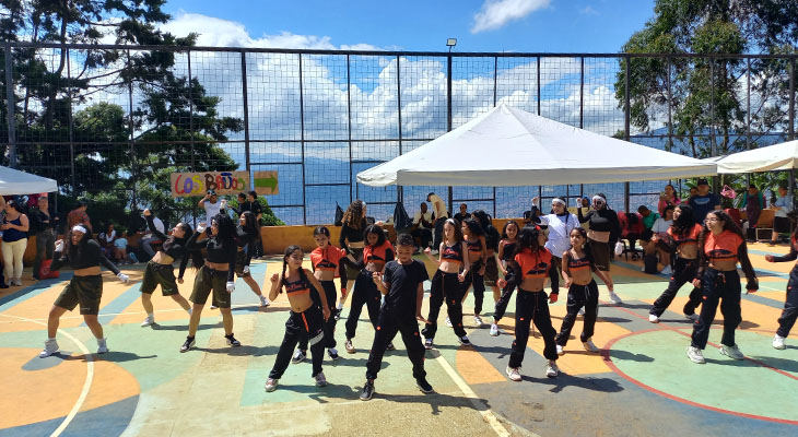 Dans Stichting Children of Medellín Dans Stichting Children of Medellín