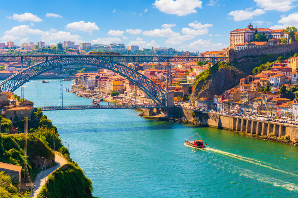 main_TSY_Porto_shutterstock_1706807566.jpg