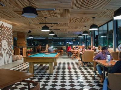 Selina Banos Rooftop Bar en Restaurant