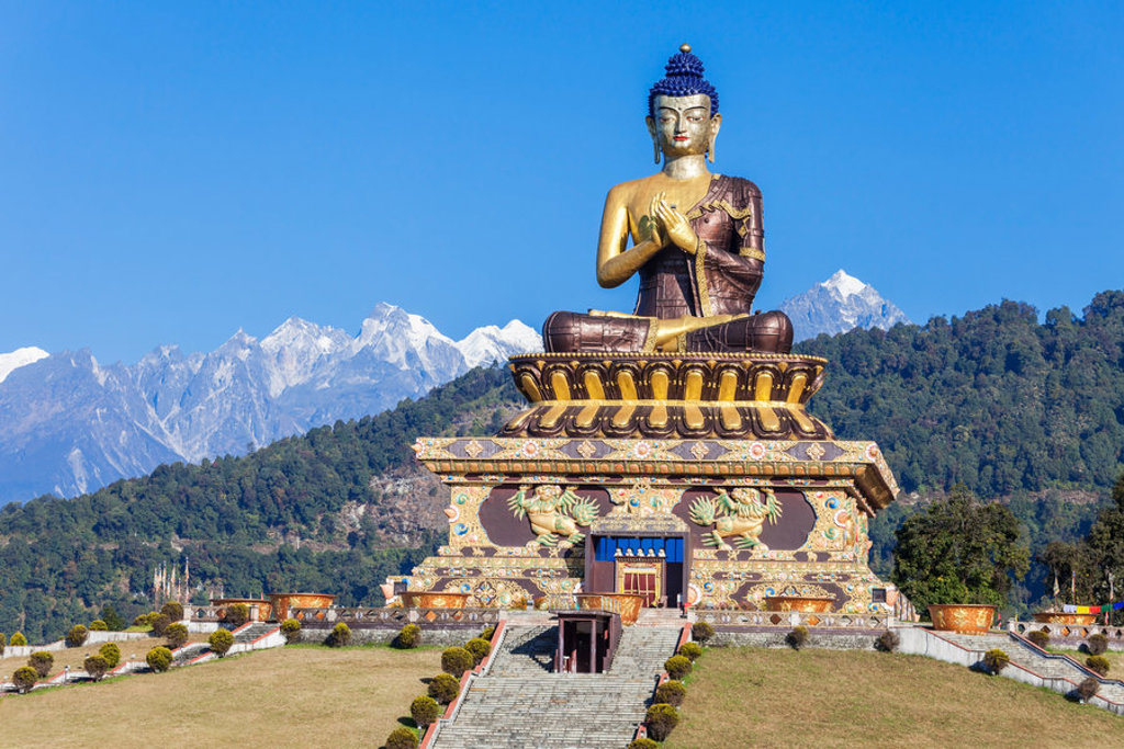 main_shutterstock_422480944_Buddha_Park_in_Ravangla.jpg