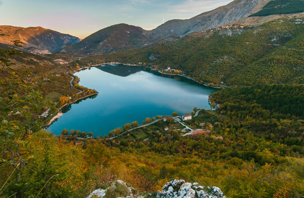 main_shutterstock_1539903644_Lake_of_Scanno.jpg