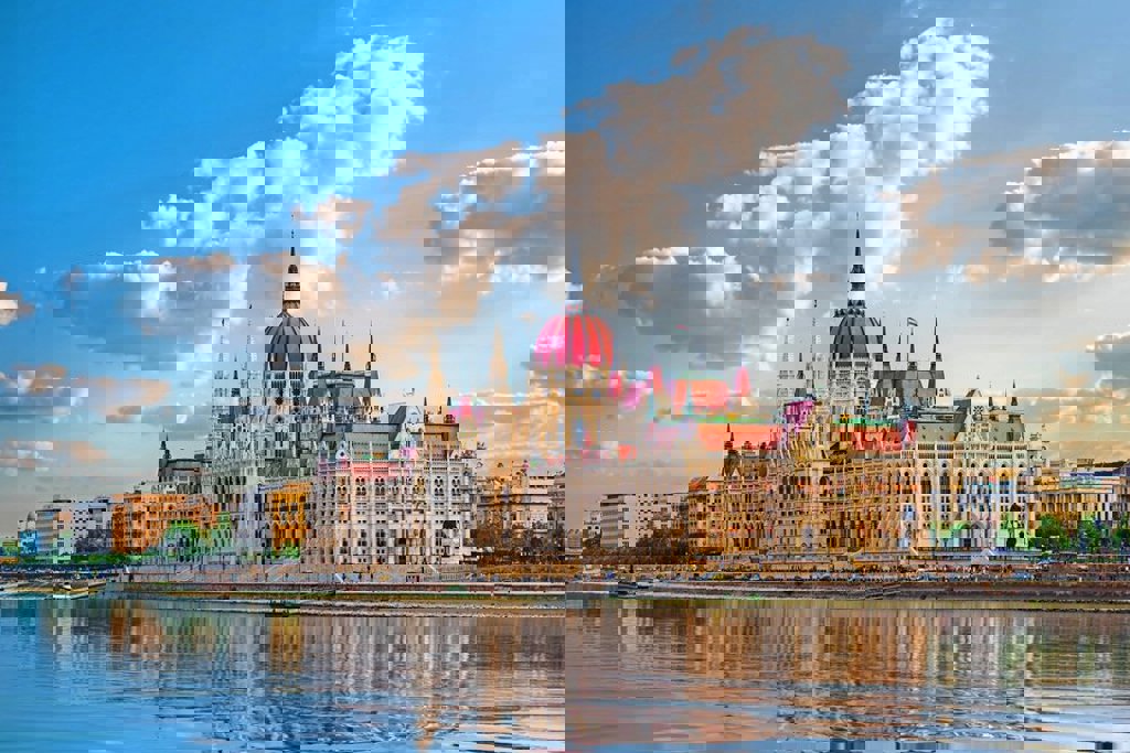 main_shutterstock_2523791217 (1).jpg