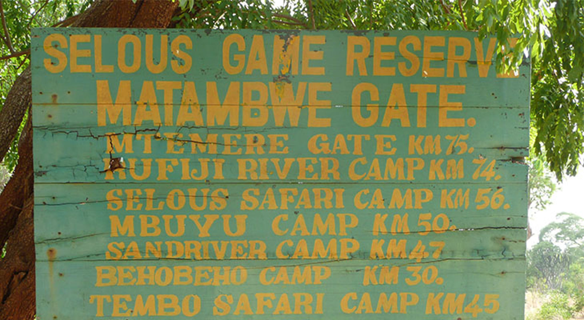 Matambwe Gate bord bij Selous Game Reserve Matambwe Gate bord bij Selous Game Reserve
