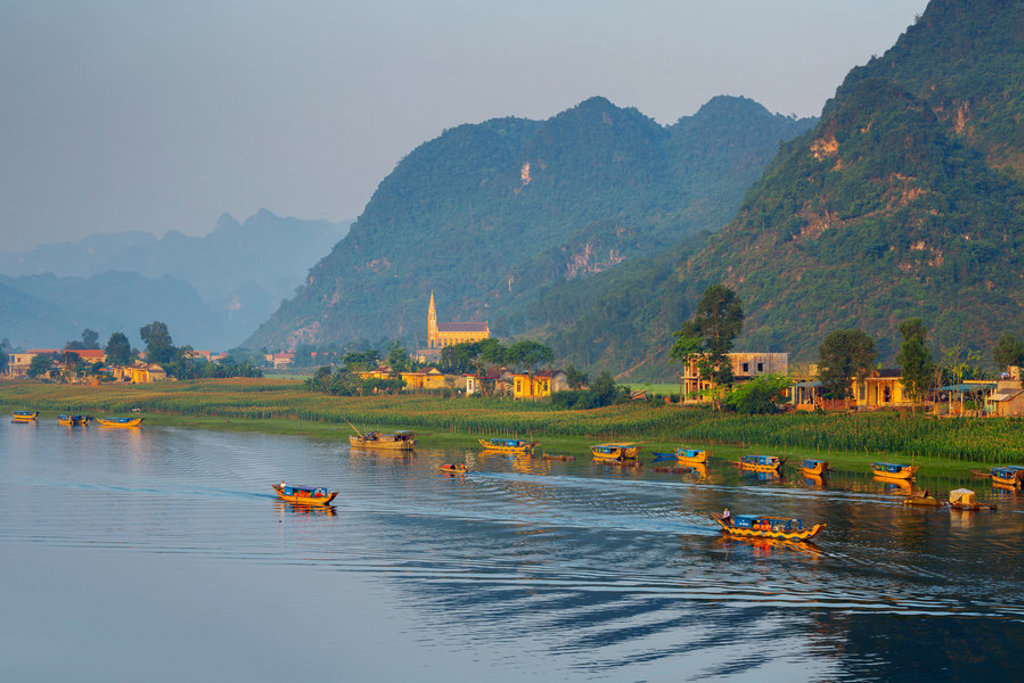 main_shutterstock_280702379_Phong_Nha.jpg