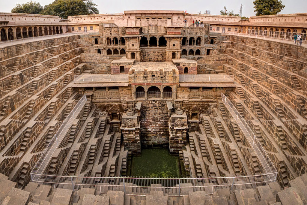 main_shutterstock_Abheneri_Step_well.jpg