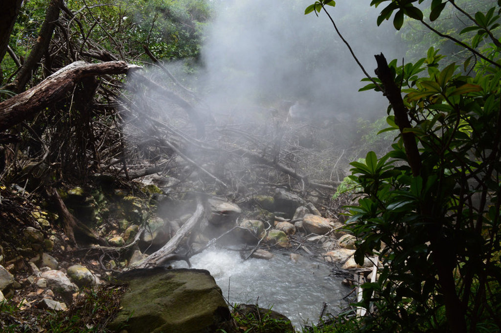 main_Rincon_de_la_vieja_hot_spring.jpg