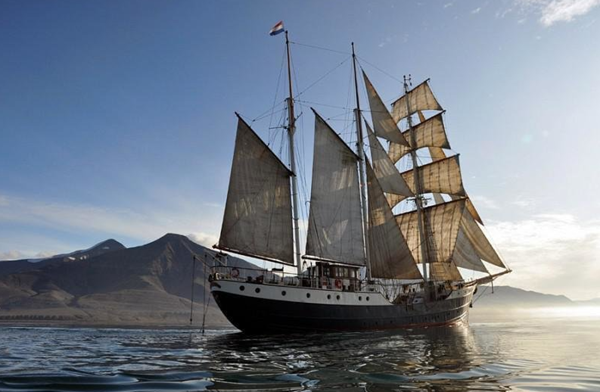 Groepsrondreis Met zeilschip Antigua op zoek naar walvissen & het noorderlicht