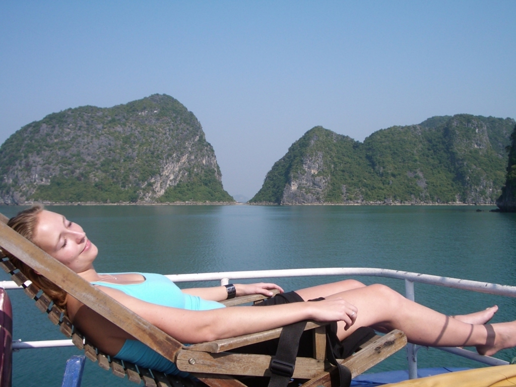 vif_dag_8-_Vietnam__familie-_Ha_Long_Bay_relaxen.JPG