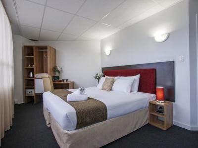 Ascotia Off Queen Hotel