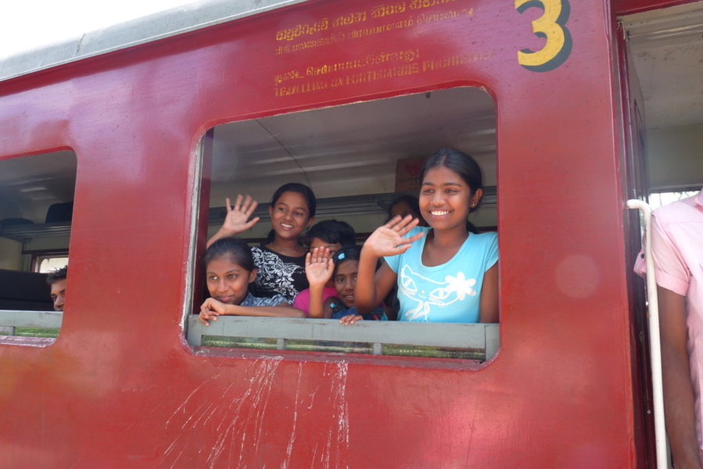main_SKF_dag_10_-_Sri_Lanka_-_lokale_trein.jfif