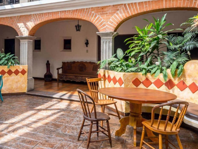 El Carmen Hotel - patio