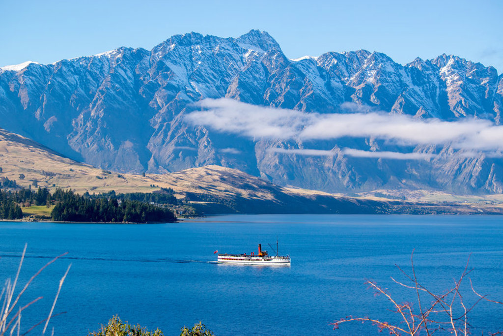 main_Queenstown2.jpg