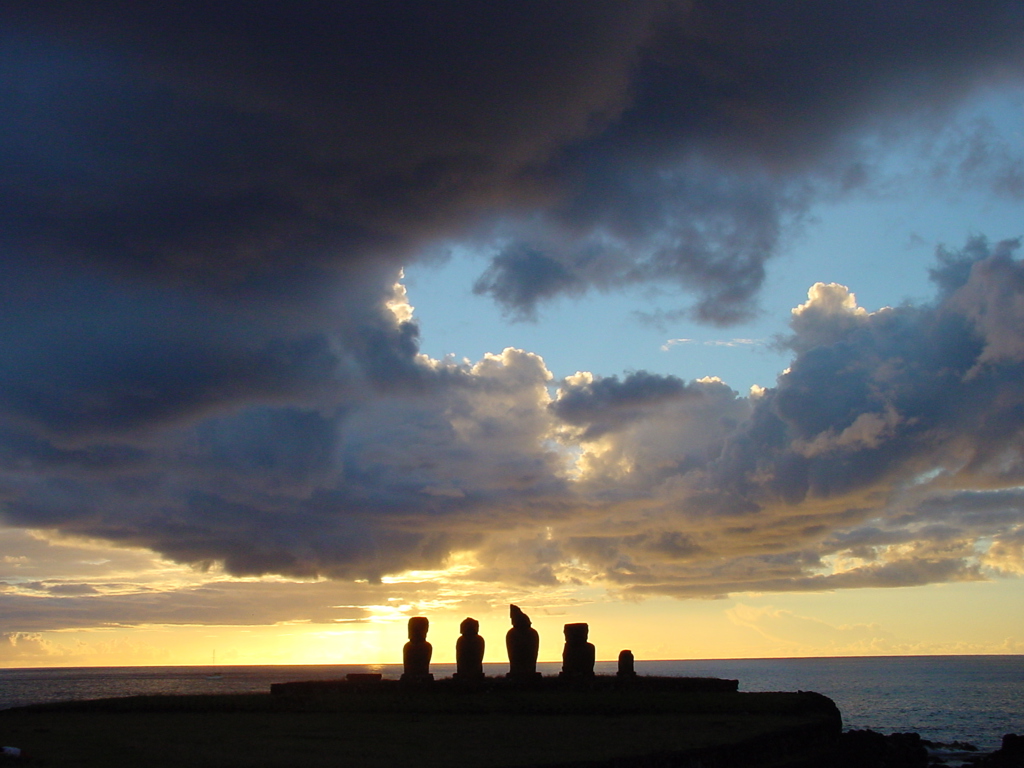 Zonsondergang op Paaseiland