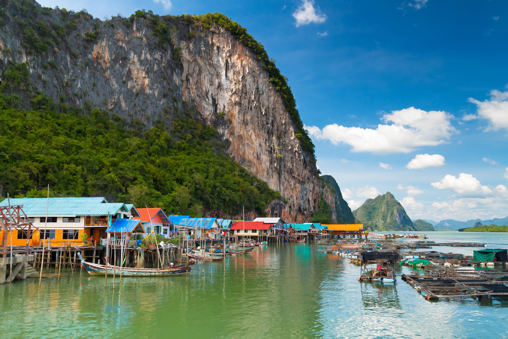 Vissersdorp in Phang Nga Baai
