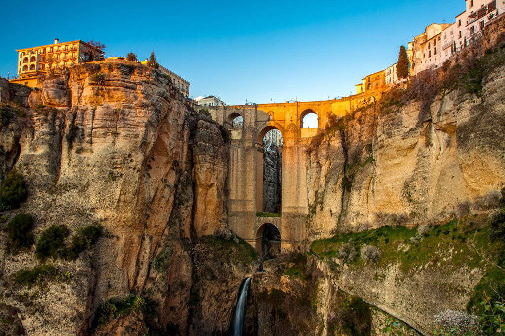 main_village_of_Ronda_shutterstock_129730139.jpg