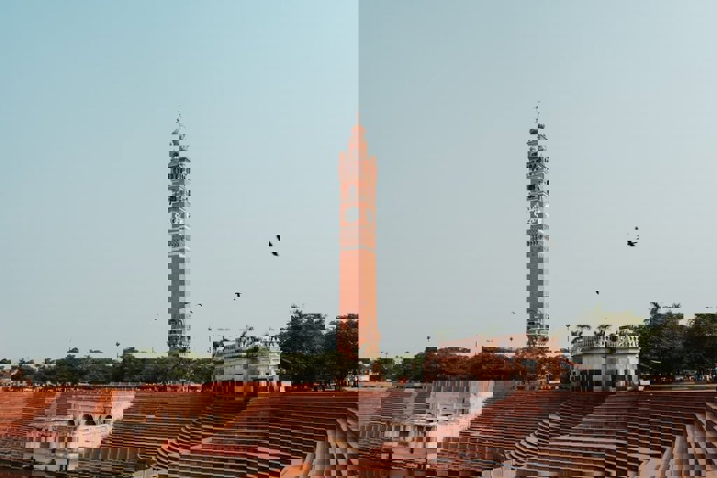 main_Lucknow_clocktower_shutterstock_2314960553.jpg
