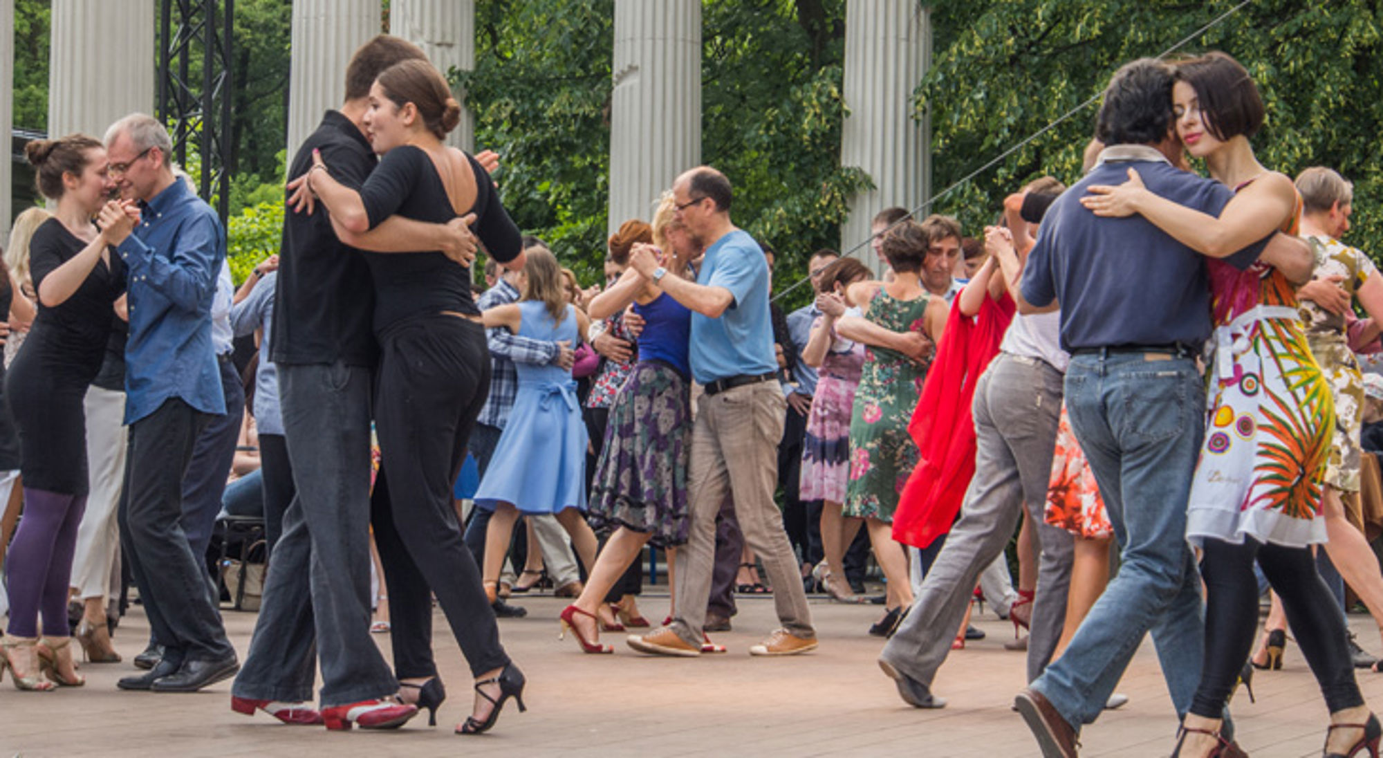 Tango dansende mensen in Buenos Aires