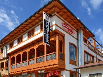 Happy Hotel - Gjakova - vooraanzicht
