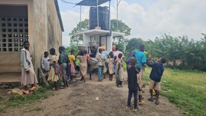 Kinderen Togo waterput