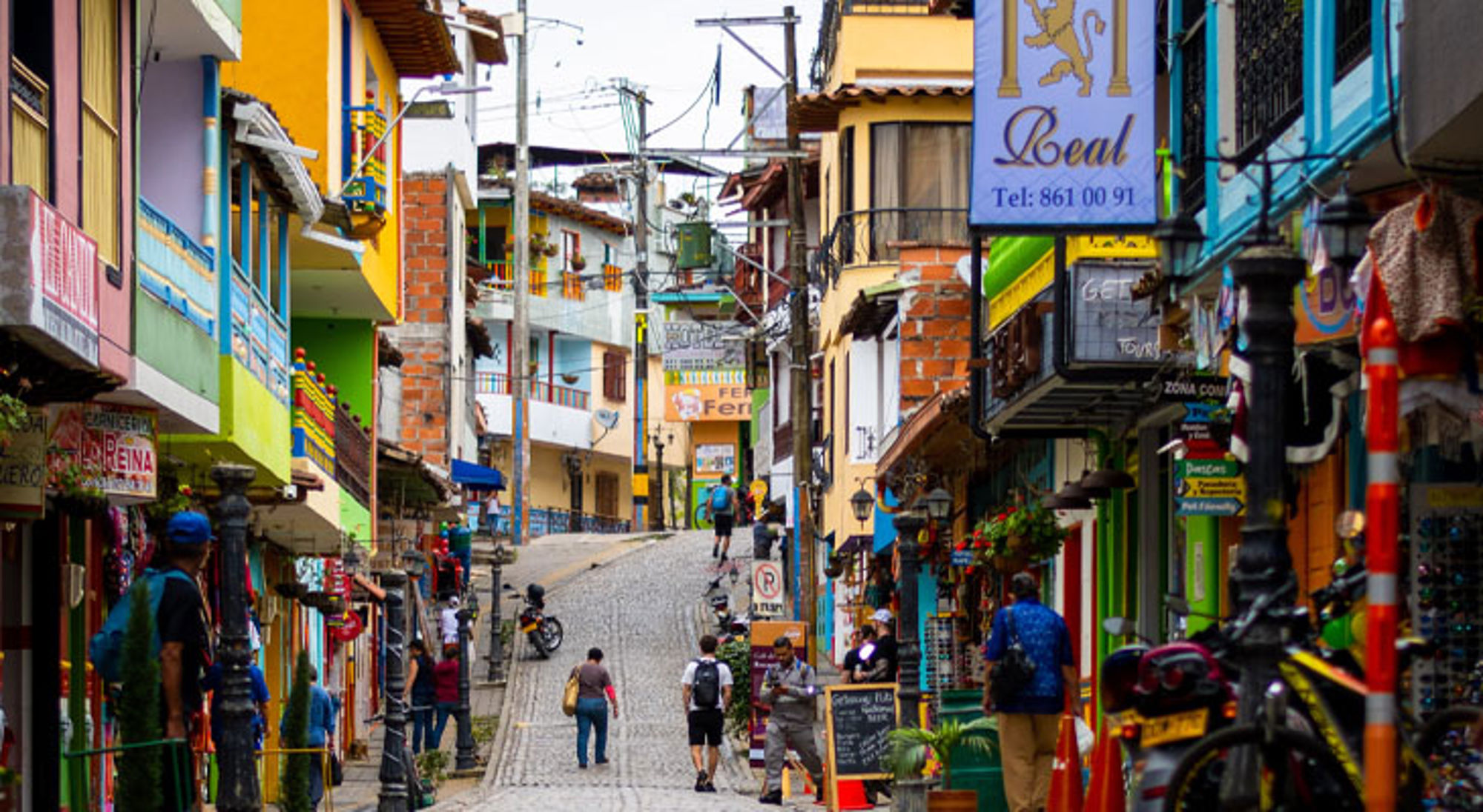 Kleurrijke straat Guatapé