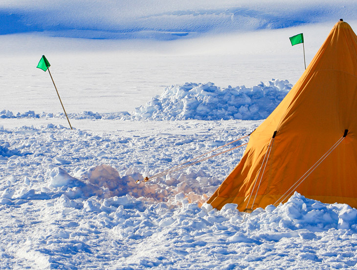 Kamperen op het ijs in Antarctica Kamperen op het ijs in Antarctica