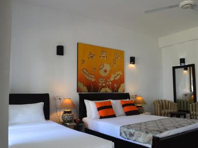 Oak Ray Elephant Lake Hotel