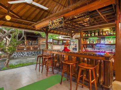 Taman Lovina bar