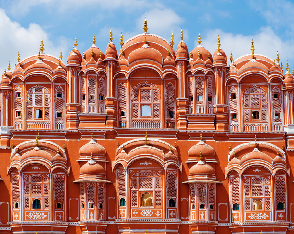 main_Hawa_Mahal_palace__Palace_of_the_Winds__Jaipur.jpg