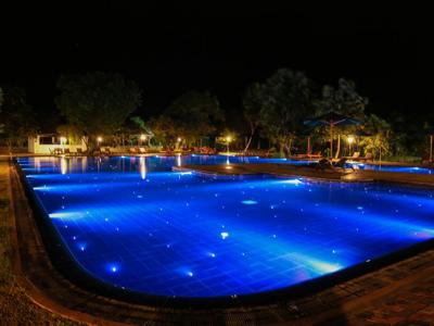 Oak Ray Elephant Lake Hotel